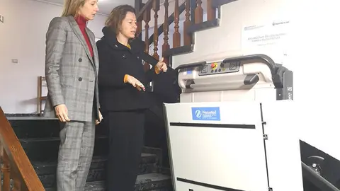 A directora xeral de Administración Local, Marta Fernández Tápias, e a alcaldesa de Salvaterra de Miño, Marta Valcárcel Gómez. 