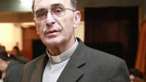 El sacerdote Emilio Velasco.