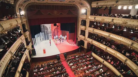 O prazo para a inscrición de espectáculos abre este luns 16  de decembro e pechará o próximo 7 de xaneiro de 2020. Poderán concorrer todas as producións de actor  en lingua galega estreadas ao longo do ano 2019.