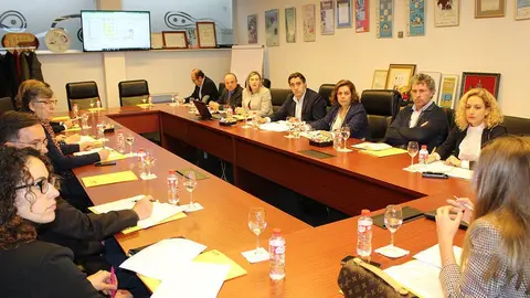 En esta reunión fueron presentadas las acciones profesionales de la feria y los distintos paquetes turísticos.