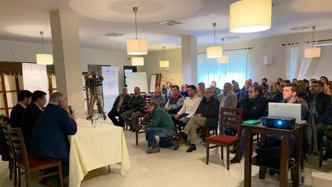 El conselleiro del Medio Rural explicó en A Pobra de Trives el contenido y alcance de la futura norma, que iniciará en breve su tramitación.