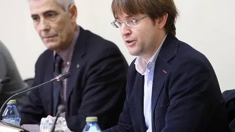 O director da Axencia Galega de Infraestruturas, Francisco Menéndez, comparece a petición propia na Comisión 2ª para informar sobre a proposta remitida pola Xunta ao Ministerio de Fomento para paliar o impacto das peaxes da AP-9.