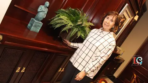 La escritora Isabel Coma, tras la entrevista con DL-G en el Círculo de Empresarios de Galicia. ROBERTO LEDO.