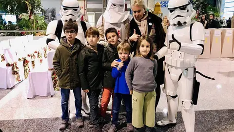 La Legión 501, un regimiento militar ficticio, perteneciente al universo de Star Wars y con presencia a nivel mundial, levantó pasiones entre el público asistente este viernes.