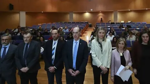 A adxudicación realizouse nun acto único, ao que estaban convocados os 604 participantes no concurso público.