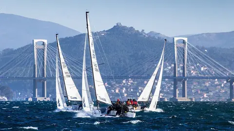 'Abril Verde', 'LaGuardiaMoreira' y 'Patakin' ©Sailingshots by María Muiña Photography