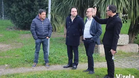 El Presidente del ayuntamiento de Vizela, Victor Hugo Salgado, acompañado por el edil de Obras Municipales, Joaquim Meireles.