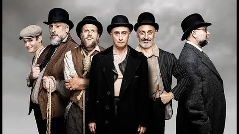 Esperando a Godot, de Samuel Beckett, interpretada por Pepe Viyuela, Alberto Jiménez, Juan Díaz, Fernando Albizu y Jesús Lavi bajo la dirección de Antonio Simón. 