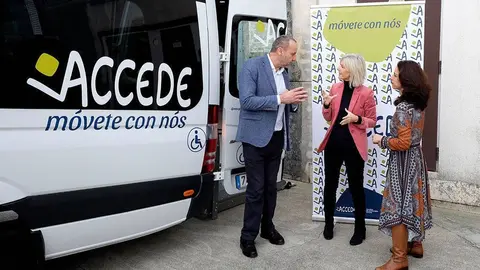 La secretaria general de Empleo, Covadonga Toca, valoró hoy los datos del paro del mes de enero en la visita que realizó a las oficinas de Accede Social, Ges y Coregal, en Santiago de Compostela.