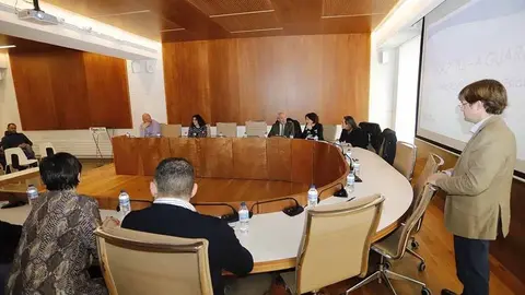 A conselleira de Infraestruturas e Mobilidade, Ethel Vázquez e o director da Axencia Galega de Infraestruturas, Francisco Menéndez, presentaron hoxe os detalles do proxecto na Casa do Concello de Tomiño.