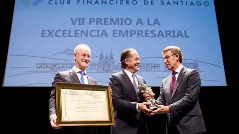 O titular da Xunta presidiu a entrega do VII Premio á excelencia empresarial do Club Financeiro de Santiago.