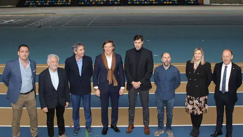 Cien años después del nacimiento del primer hombre que llevó al atletismo gallego a la cúspide olímpica, Manuel Molezún, Galicia acogerá por primera vez un campeonato de España absoluto en pista cubierta donde se darán cita unos 500 deportistas que representan el más alto nivel del atletismo nacional.