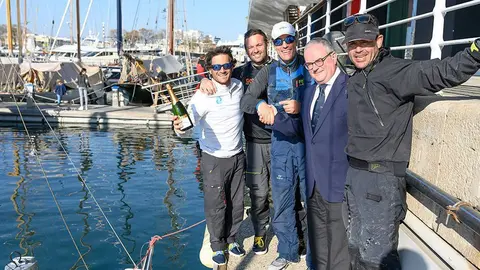 Entrega del trofeo de Winterseries.