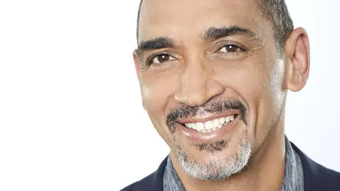 John Agwunobi, director Ejecutivo y Presidete de la Junta de Accionistas.