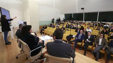 A app permitirá a familiares e coidadores monitorizar desde o seu dispositivo os parámetros de actividade, as biomedidas ou a ubicación da persoa e establecerlle recordatorios de medicación ou citas médicas na axenda.