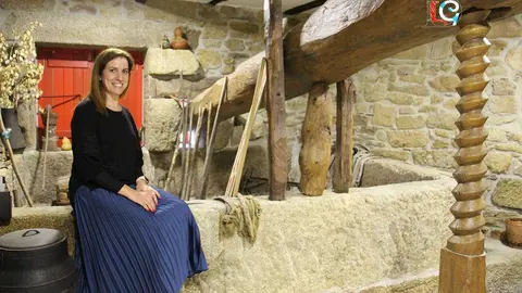 María João Gouveia al lado del lagar tradicional de Casa das Sécias. 