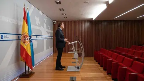 O titular do Goberno galego, Alberto Núñez Feijóo, durante a rolda de prensa posterior á reunión semanal do Consello da Xunta. San Caetano, Santiago de Compostela, 