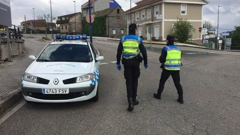 O contrato dos auxiliares é por un prazo de 4 meses prorrogables 2 meses máis.