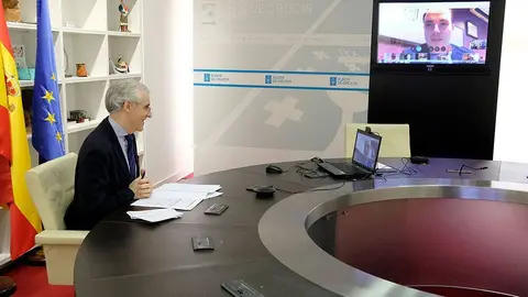 El conselleiro de Economía, Empleo e Industria, Francisco Conde, mantuvo un encuentro con representantes de AJE Galicia y de sus principales delegaciones en el que presentó este documento que coincide con el reinicio de la actividad empresarial e industrial en sectores no esenciales.
