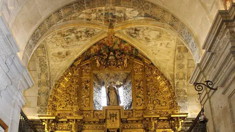 Capela de Pedro González Telmo, con todo o relicario do beato Telmo, na Catedral de Tui. 