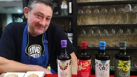 Juan Castiñeiras, que regenta el restaurante O Bioco en la zona monumental de Pontevedra.