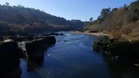 Río Miño a su paso por el concello de Arbo. 