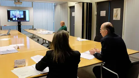 La conselleira de Infraestructuras y Movilidad, Ethel Vázquez, y el conselleiro de Sanidad, Jesús Vázquez Almuíña, mantuvieron hoy un encuentro con la alcaldesa, Inés Rey, para avanzar en la ampliación del CHUAC.