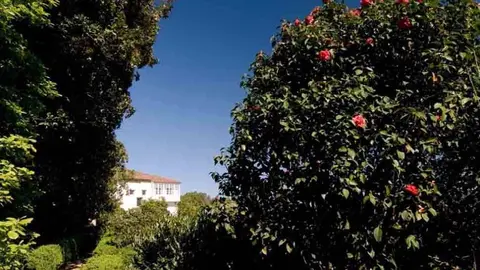 Imagen de los jardines del pazo de Santa Cruz de Rivadulla. 