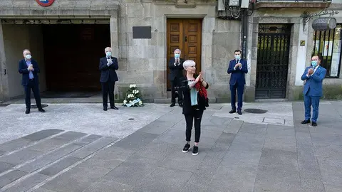 A gaiteira Susana Seivane pechou a cerimonia cunha interpretación do himno galego.