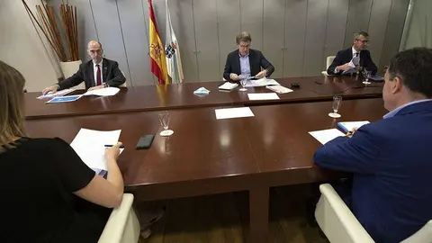 El Gobierno gallego considera preferible esperar a que se pueda evaluar el resultado del levantamiento de otras restricciones, como el libre tr&aacute;nsito entre las cuatro provincias.