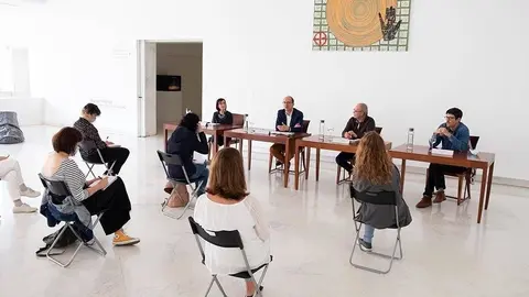 A mostra repasa os cambios producidos ao longo das últimas décadas na arte contemporánea a través de obras da colección do centro realizadas por mulleres.