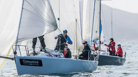 Con 11 puntos, va seis por encima de su rival más directo, el Alboroto de Juan Carlos Ameneiro, que es, con 17 puntos, el otro velero con más posibilidades de hacerse con el triunfo final.
