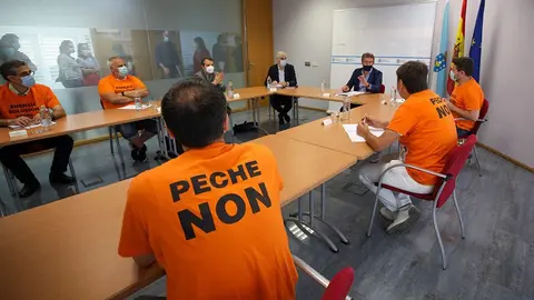 La Administración gallega sigue estando del lado de los trabajadores, defendiendo el mantenimiento de sus empleos, y ofreciendo la mano tendida al Gobierno para colaborar y conseguir una solución.