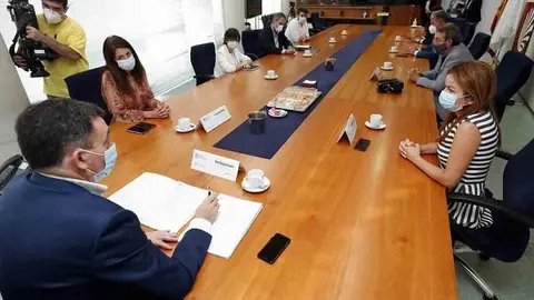 El conselleiro de Cultura y Turismo en funciones se reunió hoy con el presidente de la Asociación de Empresarios de Hostelería de Lugo y con profesionales de la comarca.