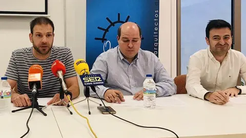 De esquerda a dereita: Rafael Castro Armesto, presidente da Delegación de Ourense; Anselmo Villanueva Peón, presidente da Delegación de Pontevedra; e Manuel Martínez Carazo, presidente da Delegación de Vigo.