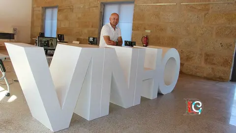 El concejal de Valpaços, Jorge Pires, posa para DL-G, tras la entrevista en la Casa do Vinho. 