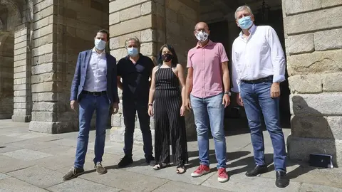 O parque de Bonaval, a praza da Quintana e as rúas de Santiago acollerán unha vintena de concertos, bailes, ruadas e cursos, ademais dunha mostra de instrumentos musicais e unha feira de libros e discos.