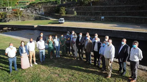 O conselleiro de Cultura e Turismo en funcións explicou os detalles deste proxecto aos representantes do Consorcio de Turismo desta comarca.