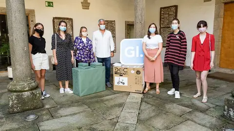 Os seus traballos impuxéronse no conxunto dos 219 que foron votados por 566 internautas neste certame co que as consellerías de Política Social e Cultura e Turismo queren dinamizar o uso do galego na xente nova.