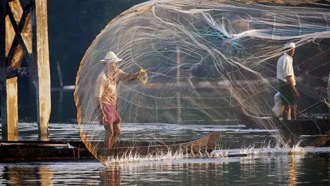 'Vivir el mar', un sugerente recorrido por una selección de fotografías del reconocido artista Philippe Plisson.