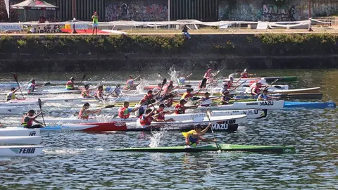 Salida kayak de mar en la Etea. PEDRO SEOANE. 