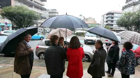 Visita das autoridades a praza de Bugallal. 