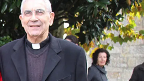 D. Avelino Bouzón,  canónigo archivero de la Catedral de Tui.