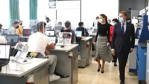 El presidente de la Xunta, Alberto Núñez Feijóo, acompañó a S.M. la Reina Letizia en la apertura del curso de Formación Profesional 2020-2021 en el Centro Integrado de FP Politécnico de Santiago.