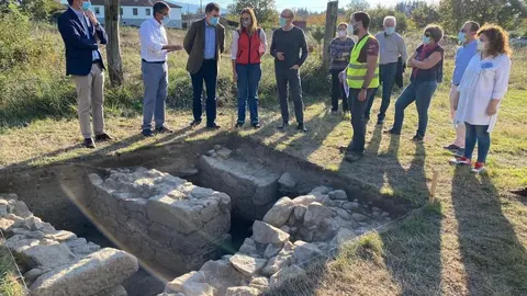 Los especialistas que desarrollan los trabajos descubrieron un hipocausto, una ábside circular, una hipotética ‘horrea' romana y fragmentos de un mosaico.