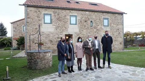 El vicepresidente primero de la Xunta, Alfonso Rueda, presentó hoy esta nueva herramienta, que permite un contacto rápido y directo entre los viajeros y los propietarios de los establecimientos.