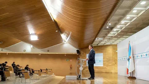 O titular do Goberno galego, Alberto Núñez Feijóo, durante a rolda de prensa posterior á reunión semanal do Consello da Xunta. San Caetano, Santiago de Compostela.