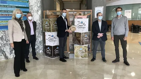 As xornadas de presentación da Indicación Xeográfica Protexida (IXP) Pan Galego contou cunha representación dos productores deste alimento de primeira calidade en Galicia.