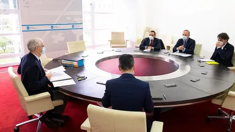 O vicepresidente económico, Francisco Conde, reuniuse co clúster do naval.