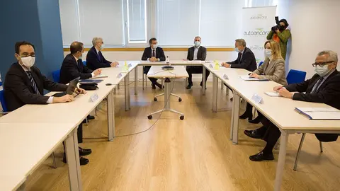 O presidente da Xunta participou, esta mañá, na reunión de constitución do grupo de traballo sectorial de automoción Next Generation Galicia-AutoAncora.